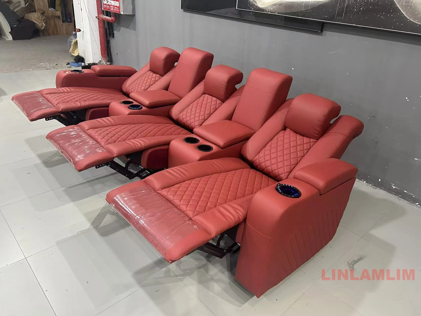 Linlamlim-カップホルダー付きの豪華な3人掛けリクラ - Home Cinema Couch のレビューと価格